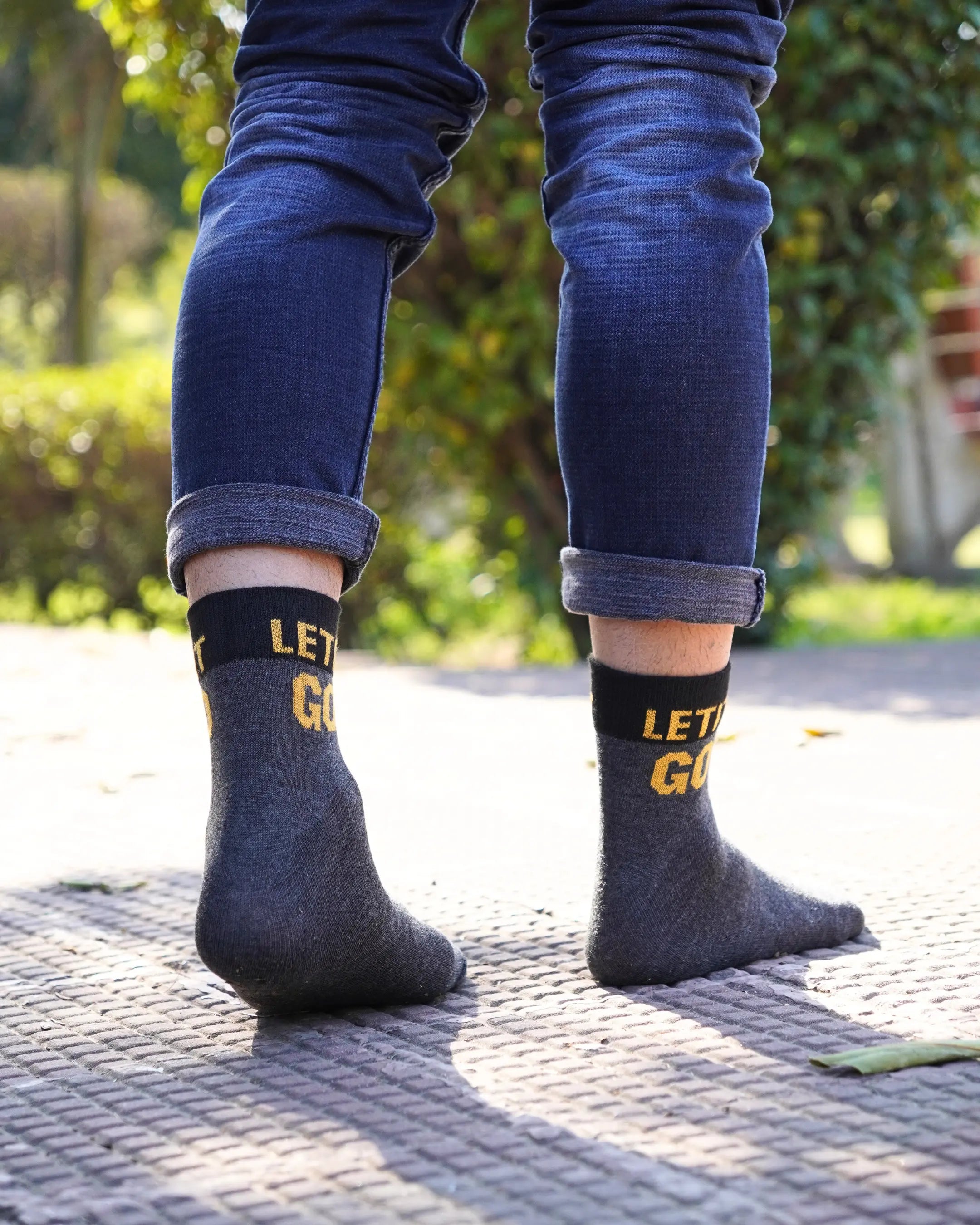 Statement Cotton Crew Socks For Men Mikado