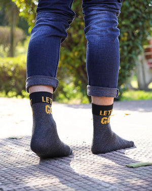 Statement Cotton Crew Socks For Men Mikado