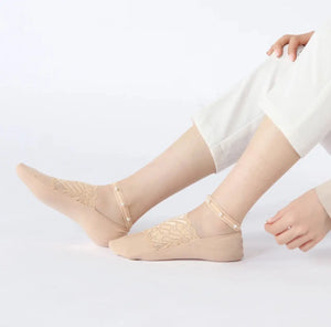 Lacey Designer socks for heels and bellies | 4 Colors | Pack of 4 pairs Mikado